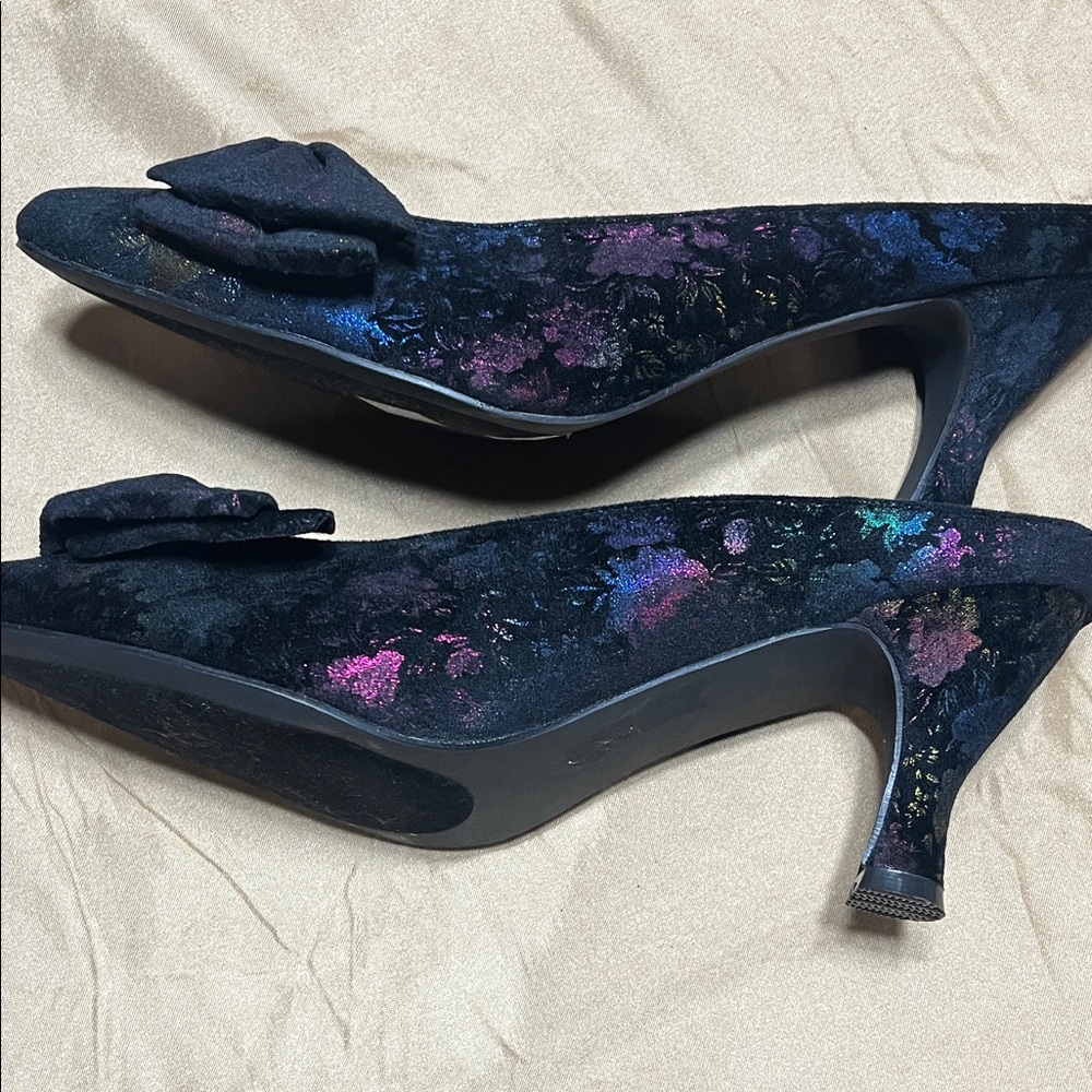 Bellini Black Kitten Heels - Picture 4 of 8
